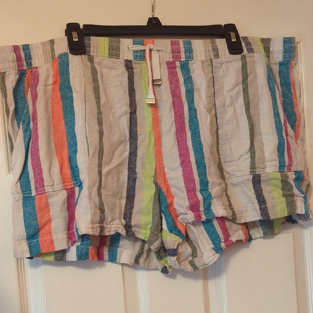 Time and Tru Blue and Green Cargo Shorts for Everyday Style
